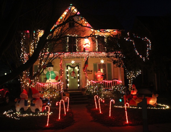 Cape Charles Women’s Club awarded 1st Place in their annual Christmas Holiday Decorating Contest to Jim & Jennie Potts of 610 Randolph Avenue. Merry Christmas everyone! (Wave photo)