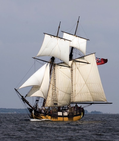 Schooner Sultana in full sail