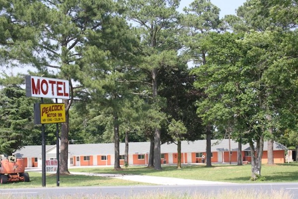 Peacock Motor Inn is clean, inviting, and well-furnished. Can Kiptopeke Inn be far behind?