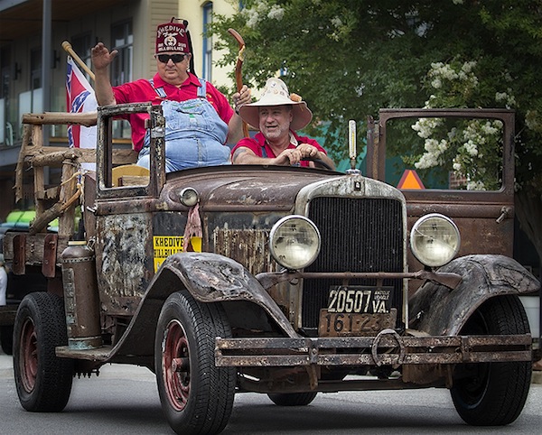 Hillbillies come to the flatlands. 