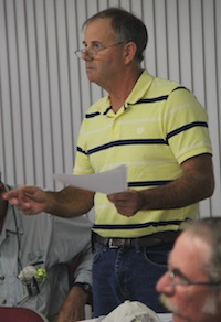 Mike Stillman asks a pointed question. (Wave photo)