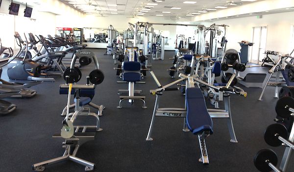 Forget the beach -- the new Bay Creek facility is really a large, impressive gym. (Wave photos)