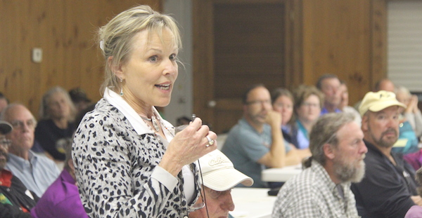 Audience member Katherine Campbell spoke in favor of proposed zoning changes. (Wave photos)